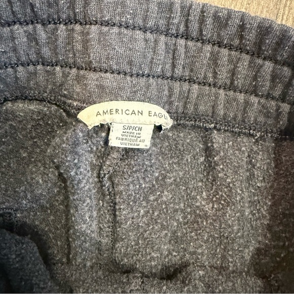 American Eagle Women Dark Gray Cut Off Sweatpant Shorts w Front Pockets Size Sm - Picture 4 of 5